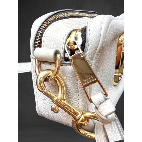 MARC JACOBS "THE SOFTSHOT 21"  PEBBLED CREAM LEATHER CROSSBODY BAG - Picture 4 of 11